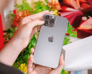 Những mẫu iPhone cũ giá hời trước thềm năm mới 2025