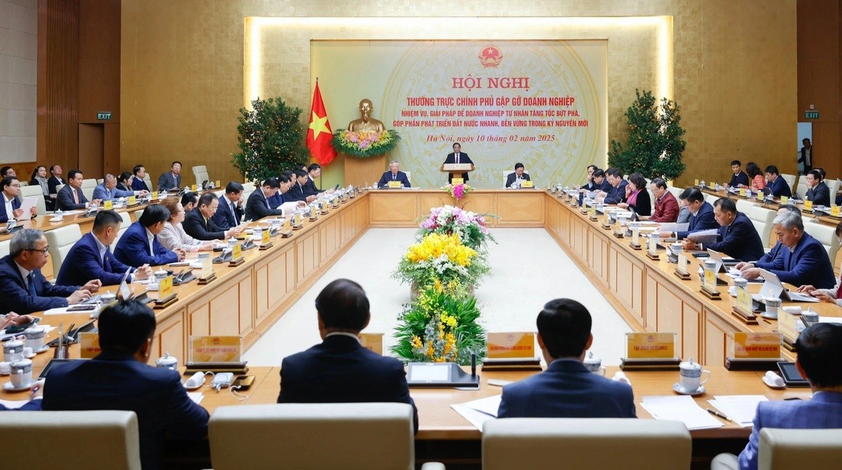 Thủ tướng đặt mục tiêu tăng trưởng 8% trong cuộc họp đầu xuân với doanh nghiệp tư nhân