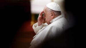 Vatican: Giáo hoàng Francis vẫn nằm viện vì viêm ở cả hai lá phổi