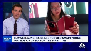 Huawei tung điện thoại gập ba Mate XT ra thị trường quốc tế, giá từ 3.660 USD