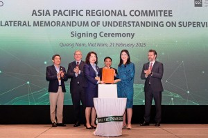 UBCKNN ký kết biên bản ghi nhớ đa phương về giám sát của APRC