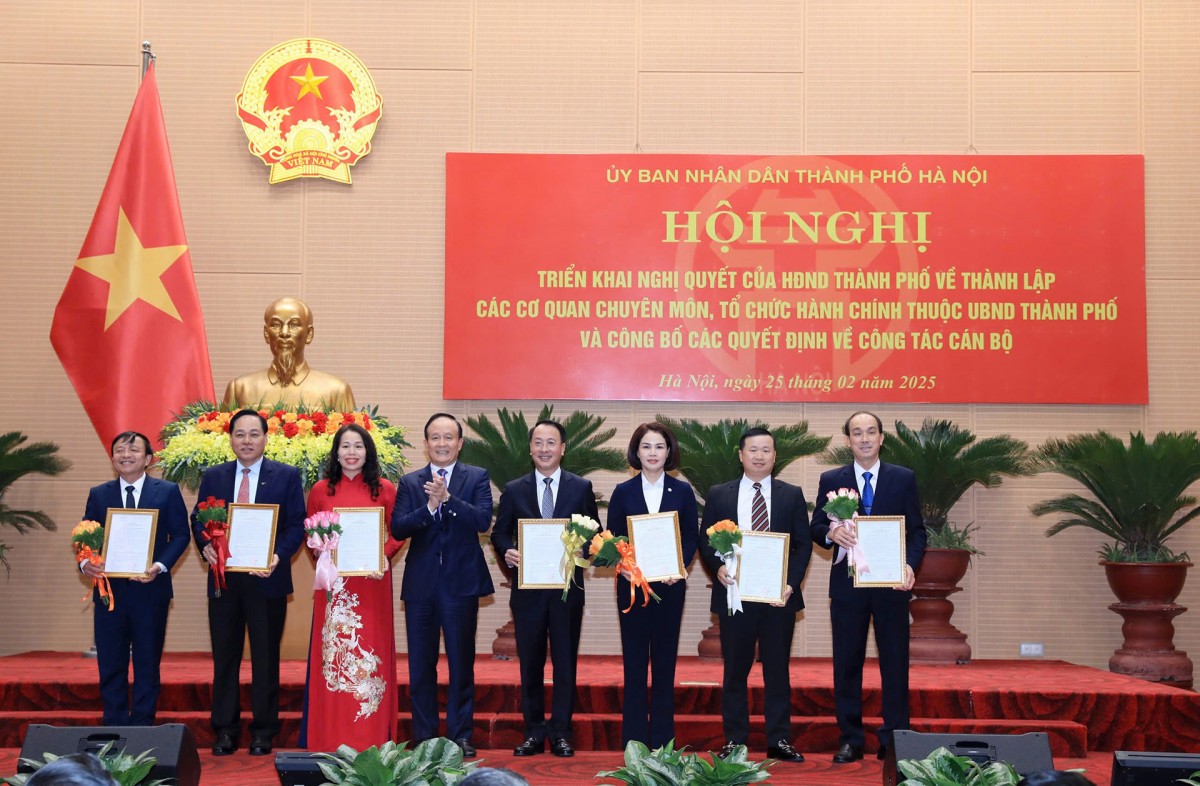 Sau sắp xếp, Hà Nội giữ nguyên gần 8.000 chỉ tiêu công chức cấp huyện trở lên