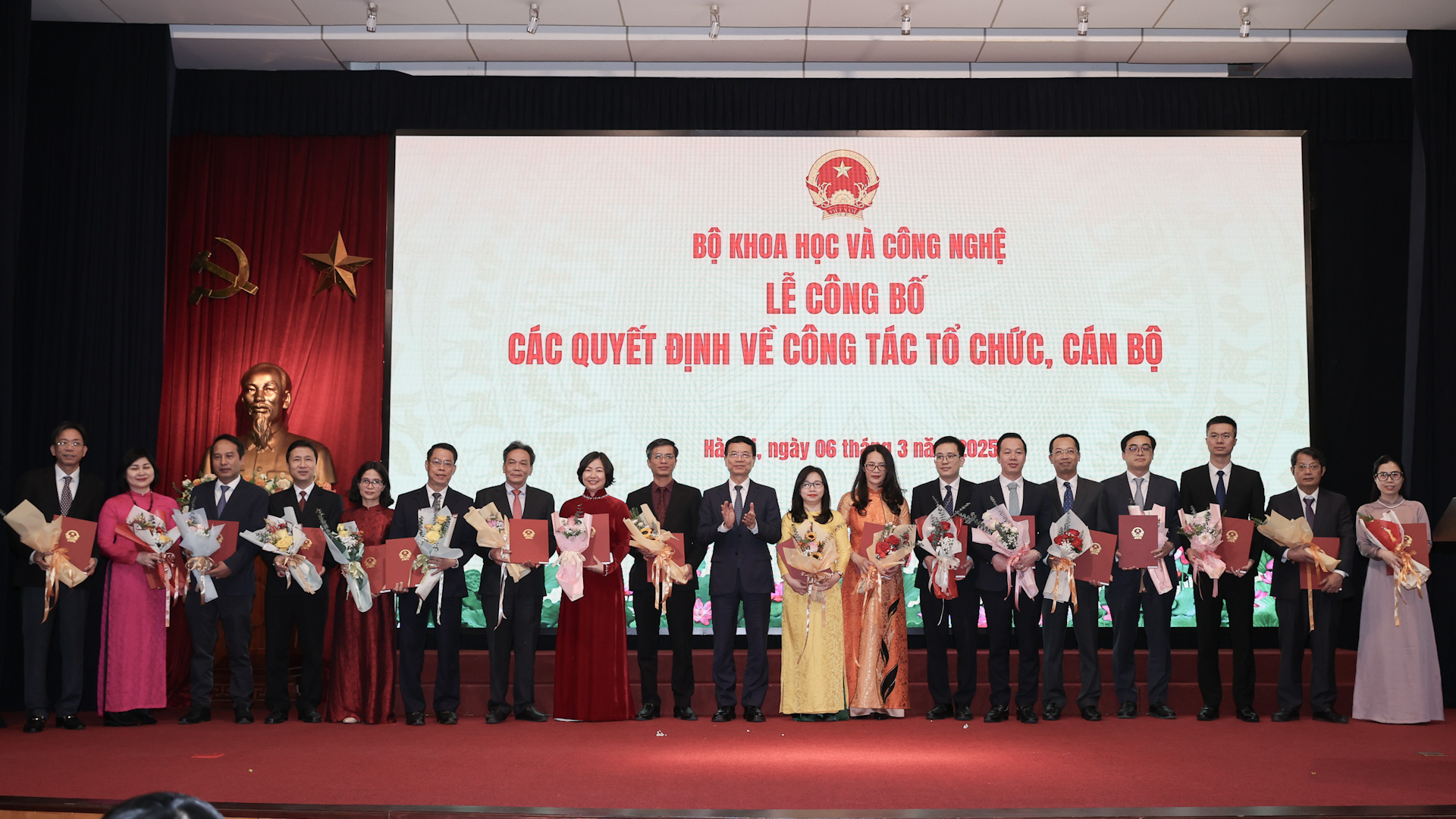Bộ KH&amp;CN công bố các quyết định về công tác tổ chức, cán bộ- Ảnh 6.