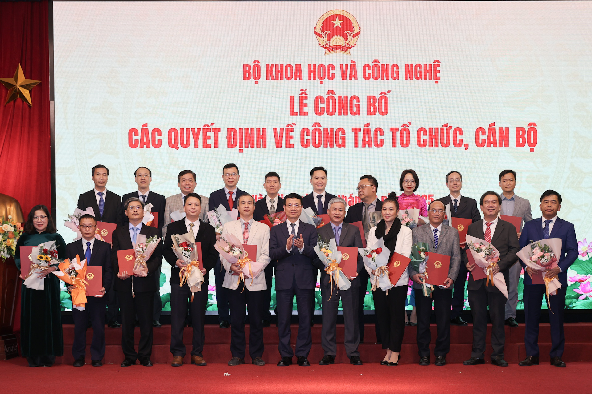 Bộ KH&amp;CN công bố các quyết định về công tác tổ chức, cán bộ- Ảnh 9.