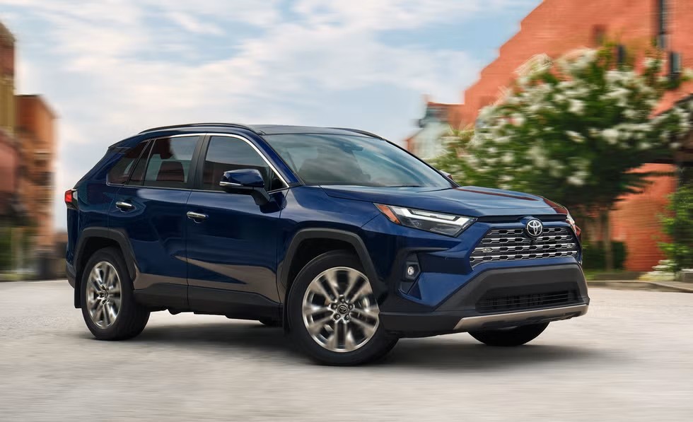 Toyota tạm dừng sản xuất RAV4 tại Nhật Bản sau vụ nổ ở nhà máy cung ứng