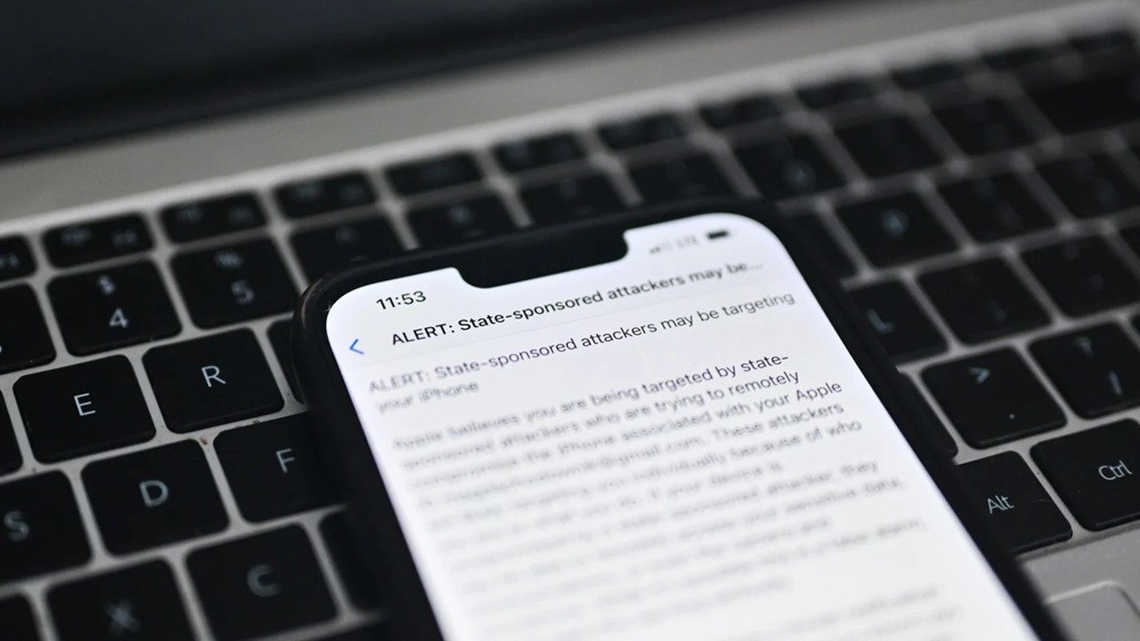 Apple phát cảnh báo khẩn: Người dùng iPhone tại 100 quốc gia có thể bị gián điệp tấn công
