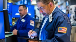 Thị trường chứng khoán Mỹ trầm lắng trước cuộc họp Fed