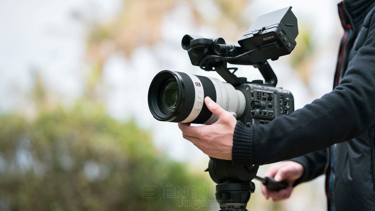 Sony ra mắt ống kính cao cấp mới