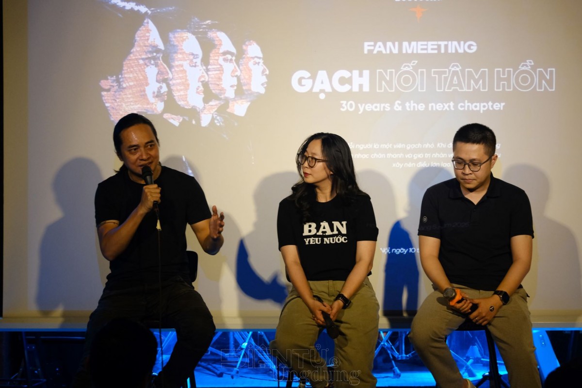 Cùng Bức Tường ‘GẠCH’ nối tâm hồn