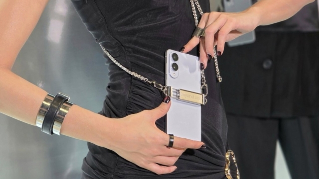 Samsung mở bán phiên bản giới hạn Galaxy S25 Edge - Beyond Slim