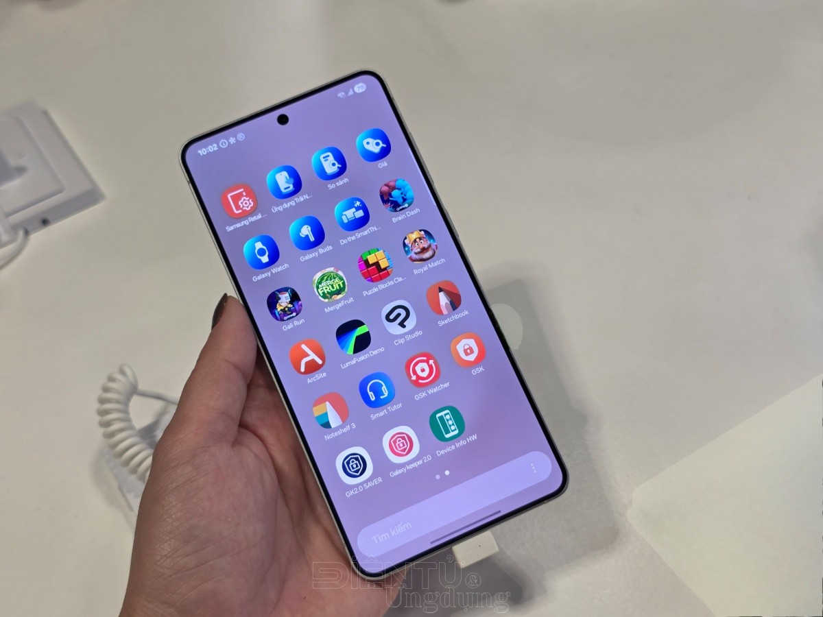Trên tay Galaxy S25 Edge