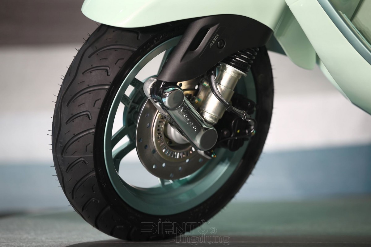 Bộ đôi Vespa Primavera và Vespa Sprint 2025