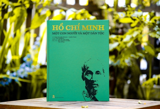 Cuốn sách tranh đặc biệt về Chủ tịch Hồ Chí Minh lần đầu tiên xuất bản tiếng Việt