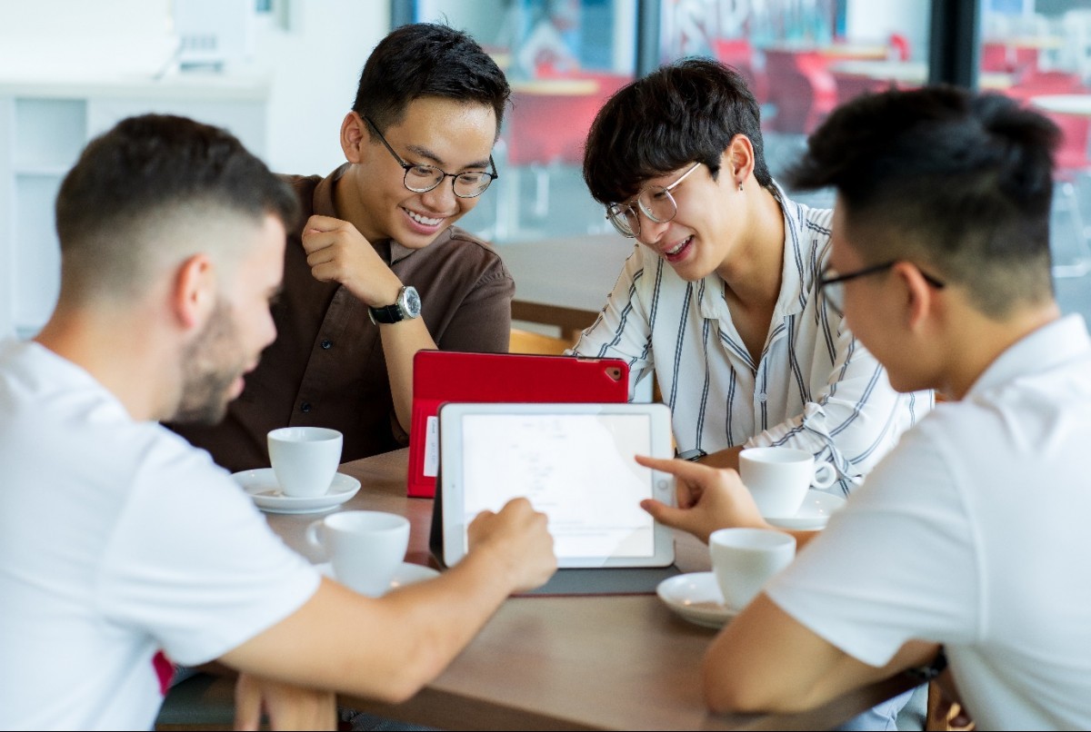 Việt Nam lọt top 10 thế giới về người dùng mạng xã hội: Cơ hội bứt phá cho ngành Digital Marketing
