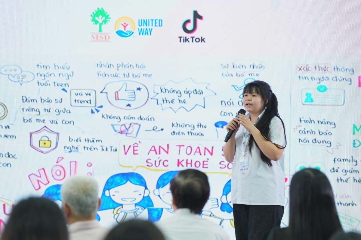 Gen Z mong muốn được đồng hành thay vì kiểm soát trong môi trường số