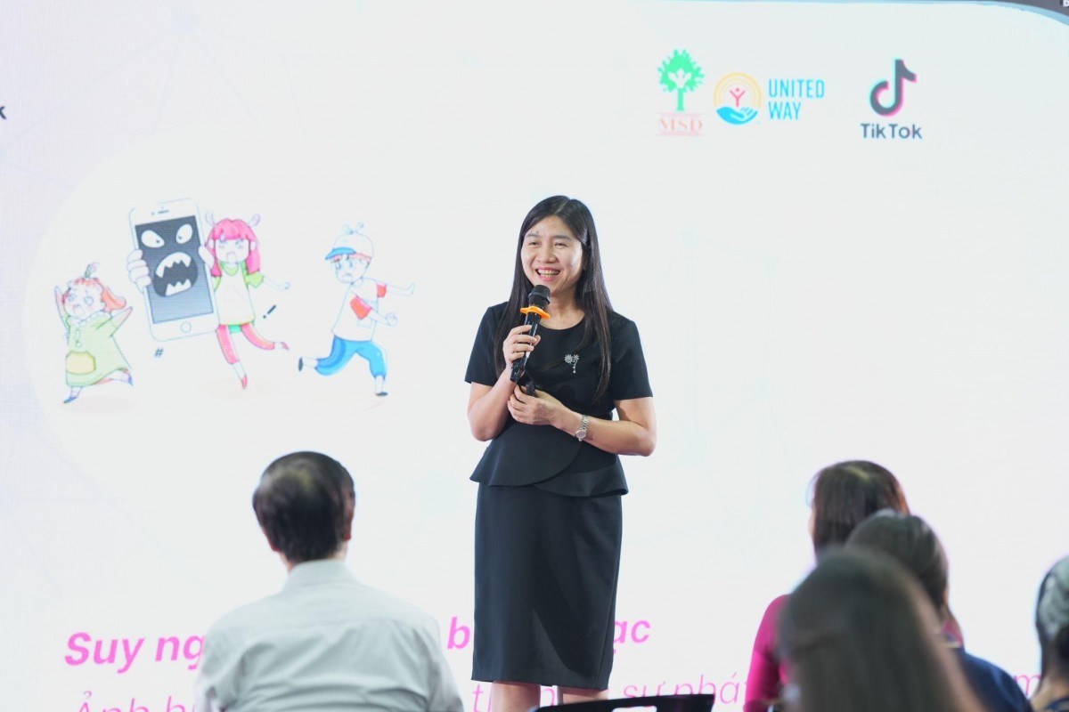 Gen Z mong muốn được đồng hành thay vì kiểm soát trong môi trường số