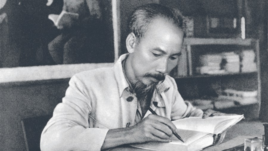 Tư tưởng Hồ Chí Minh - Ngọn đuốc soi đường cho phát triển kinh tế Việt Nam trong thời đại mới
