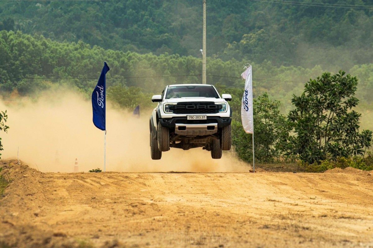 Ford Raptor – tự do sống chất