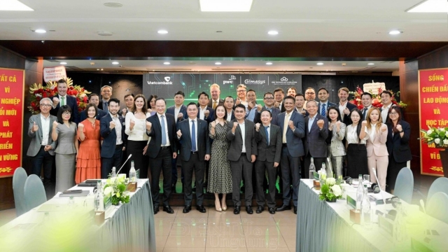 Vietcombank và Salesforce ký kết hợp tác chiến lược