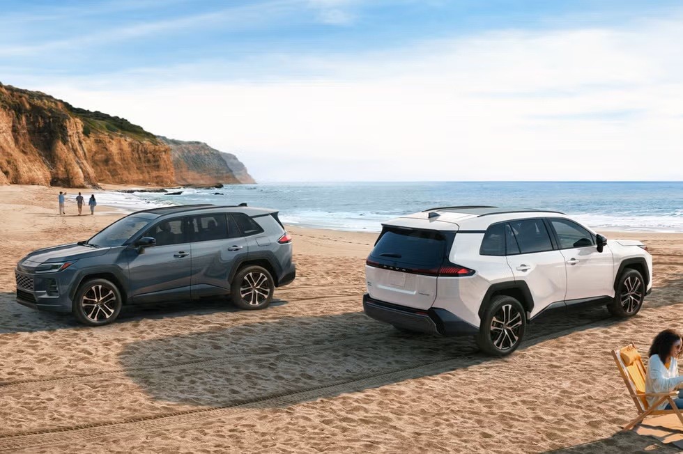 Toyota RAV4 2026 chính thức khai tử động cơ xăng: Quyết định táo bạo hay bước đi tất yếu?