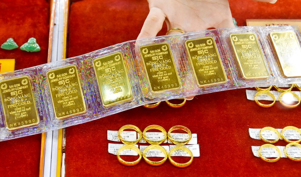 Thị trường vàng Việt Nam sắp lột xác: Giá vàng miếng SJC có thể giảm sốc 5 triệu đồng/lượng Thị trường vàng Việt Nam sắp lột xác: Giá vàng miếng SJC có thể giảm sốc 5 triệu đồng/lượng