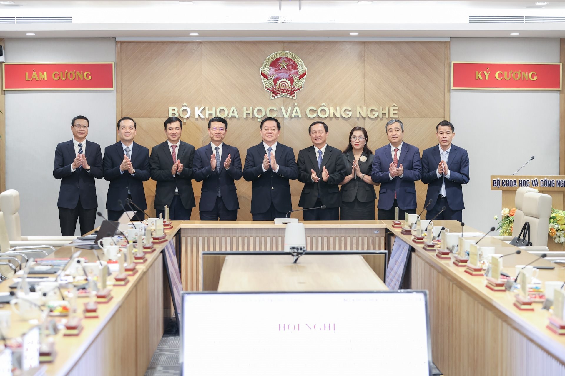 cac-dai-bieu.jpg