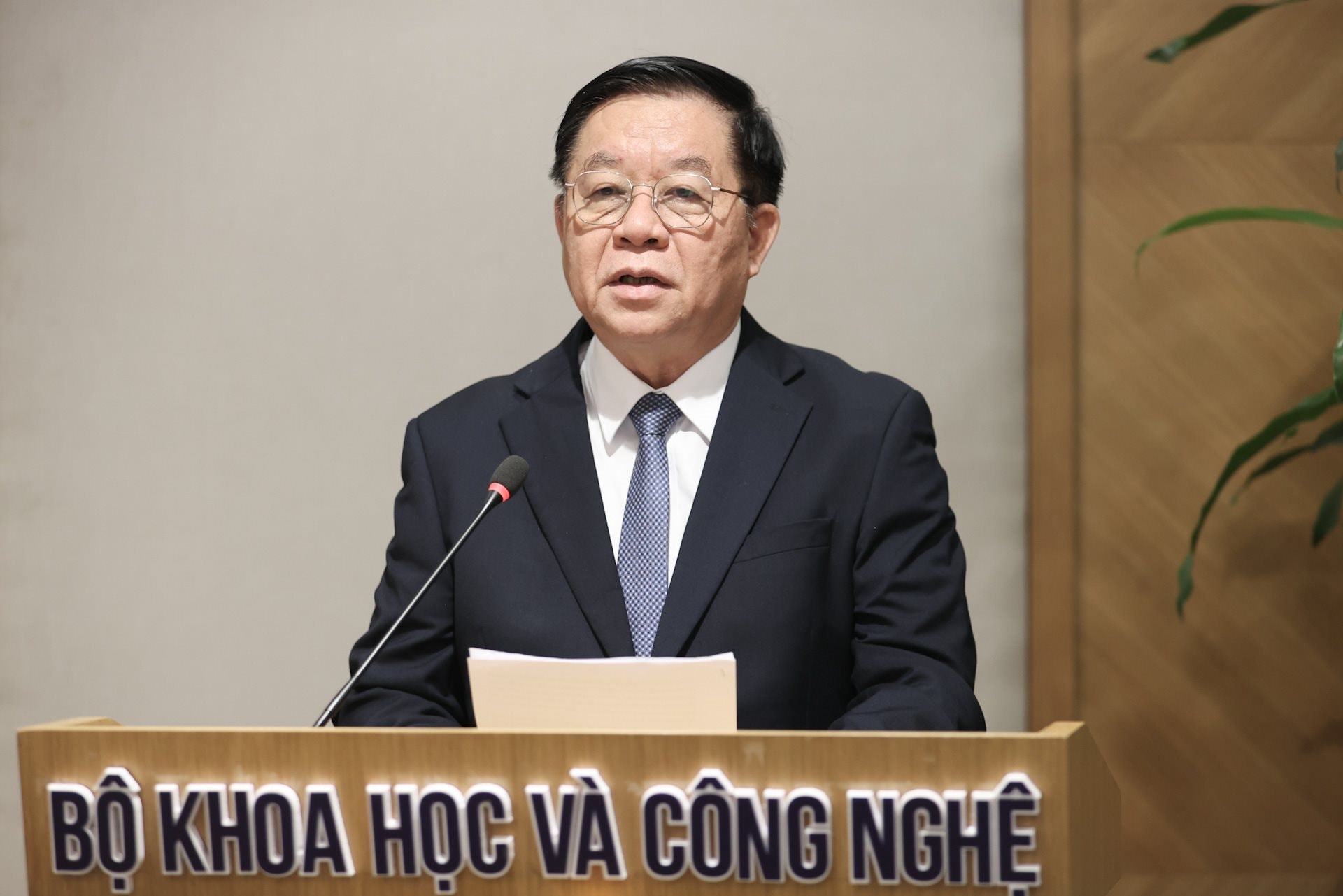 ong-nguyen-trong-nghia.jpg