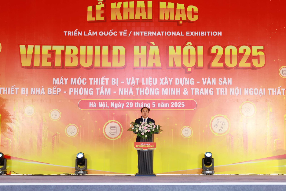 Hơn 450 doanh nghiệp giới thiệu công nghệ mới ngành xây dựng tại Vietbuild Hà Nội 2025 Hơn 450 doanh nghiệp giới thiệu công nghệ mới ngành xây dựng tại Vietbuild Hà Nội 2025