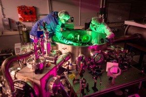 Các nhà khoa học Mỹ chế tạo thành công laser 2 petawatt