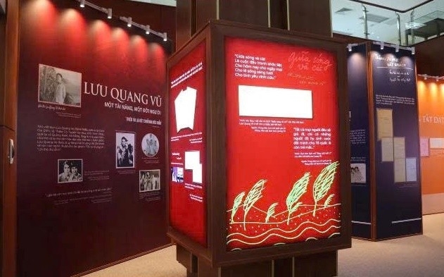 Ứng dụng công nghệ số trong bảo tồn tài liệu cá nhân: Hướng đi bền vững từ ký ức đến di sản