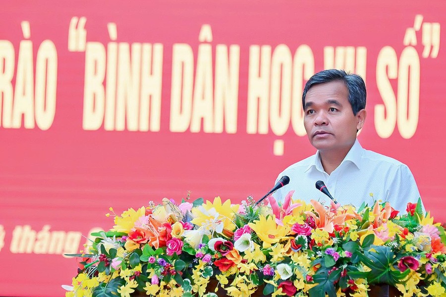 Gia Lai phát động phong trào “Bình dân học vụ số” đưa công nghệ số đến với người dân