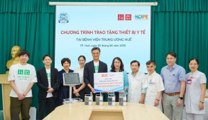 UNIQLO Cùng Quỹ Hy Vọng trao tặng thiết bị Y Tế cho Bệnh viện Trung Ương Huế