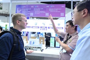 Cuộc gọi điện thoại đầu tiên năm 1876 mở đường cho mạng lưới vệ tinh toàn cầu như thế nào Trạm phát sóng B5G kết nối vệ tinh đầu tiên thế giới