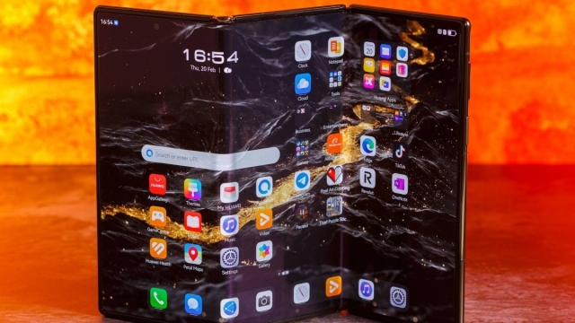 Những đồn đoán về Huawei Mate XT 2, điện thoại gập ba thách thức Samsung