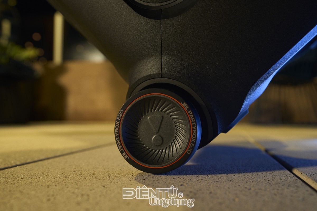 Loa tiệc siêu pin JBL PartyBox 520
