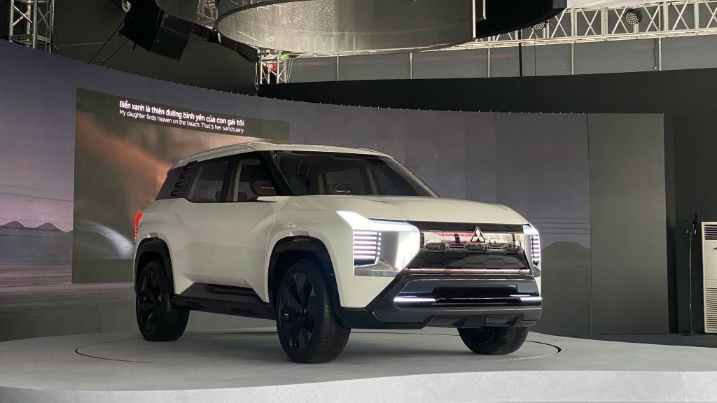 Mitsubishi ra mắt SUV 7 chỗ