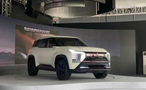 Mitsubishi ra mắt SUV 7 chỗ 