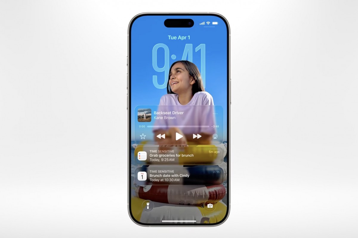 iOS 26 ra mắt với thiết kế Liquid Glass và loạt tính năng 'đột phá'