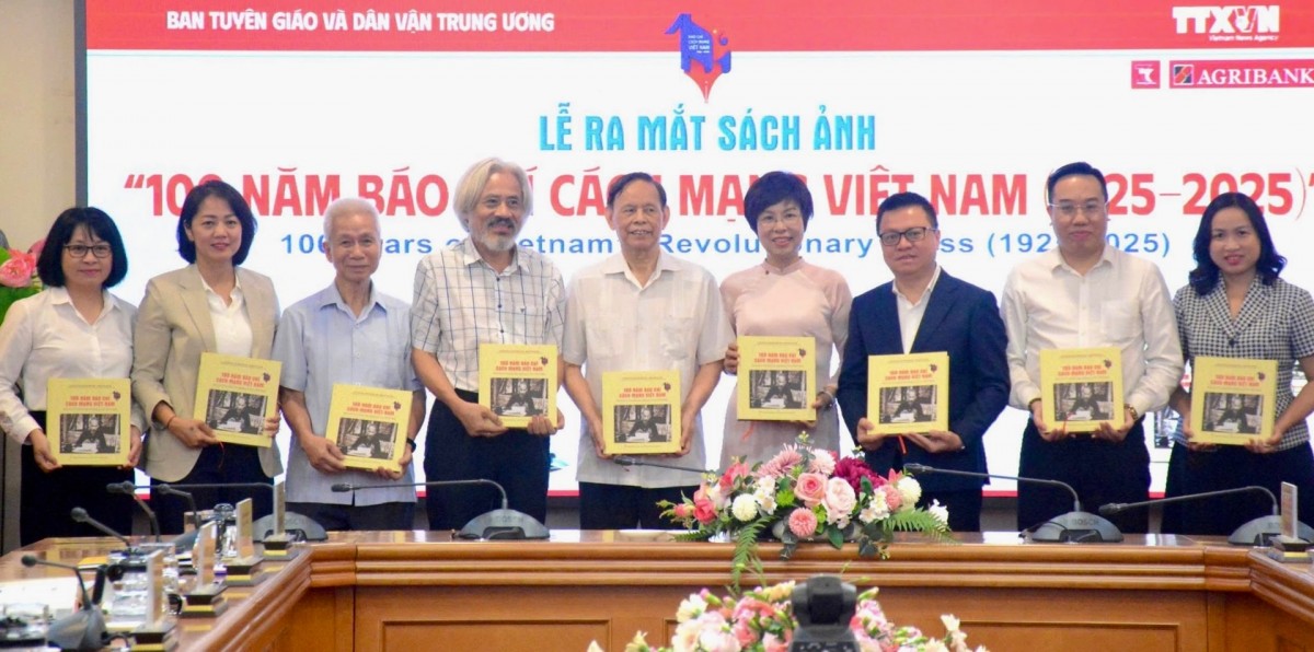 Ra mắt sách ảnh '100 năm Báo chí cách mạng Việt Nam (1925–2025)'