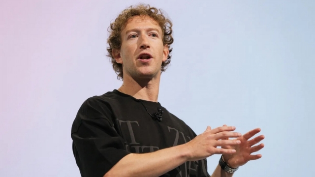 Zuckerberg có kế hoạch tuyển 50 chuyên gia 