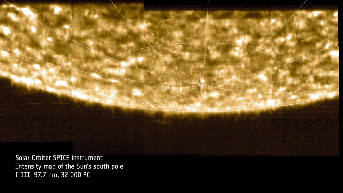 Tàu vũ trụ Solar Orbiter chụp ảnh cực Mặt Trời đầu tiên trong lịch sử