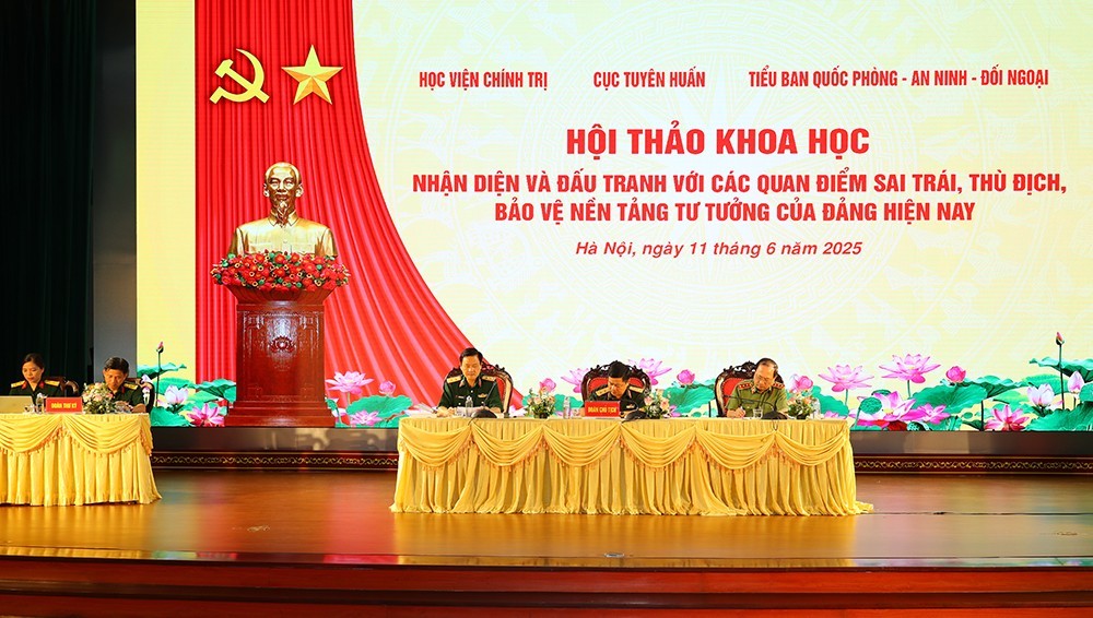 Nhận diện và đấu tranh với quan điểm sai trái trong thời đại công nghệ số