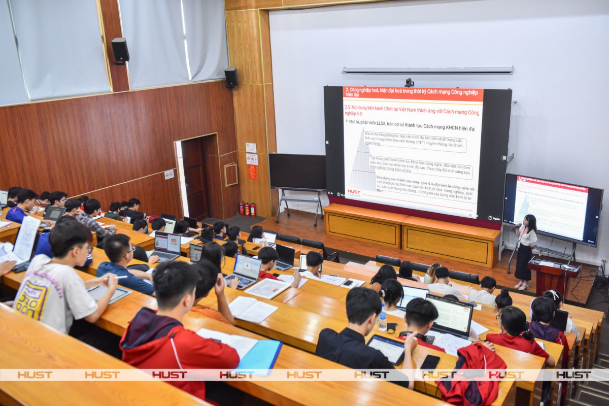 Toàn cảnh lớp học OMO với các trang thiết bị hiện đại. Ảnh: Fanpage trường