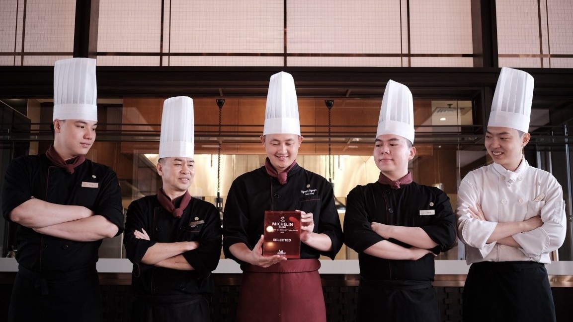 Hemispheres Steak & Seafood Grill tiếp tục được Michelin Guide 2025 vinh danh