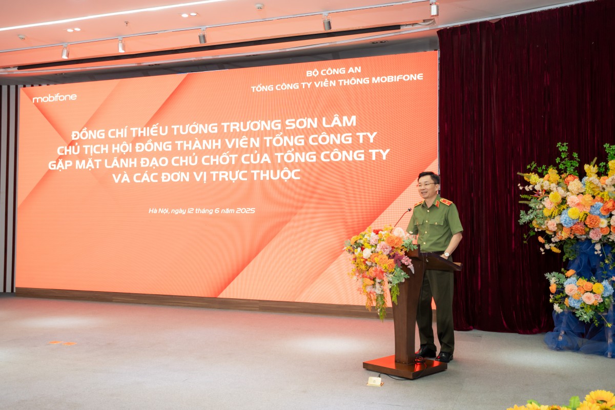 Thiếu tướng Trương Sơn Lâm chính thức nhận nhiệm vụ Chủ tịch Hội đồng thành viên Tổng công ty Viễn thông MobiFone Thiếu tướng Trương Sơn Lâm chính thức nhận nhiệm vụ Chủ tịch Hội đồng thành viên Tổng công ty Viễn thông MobiFone