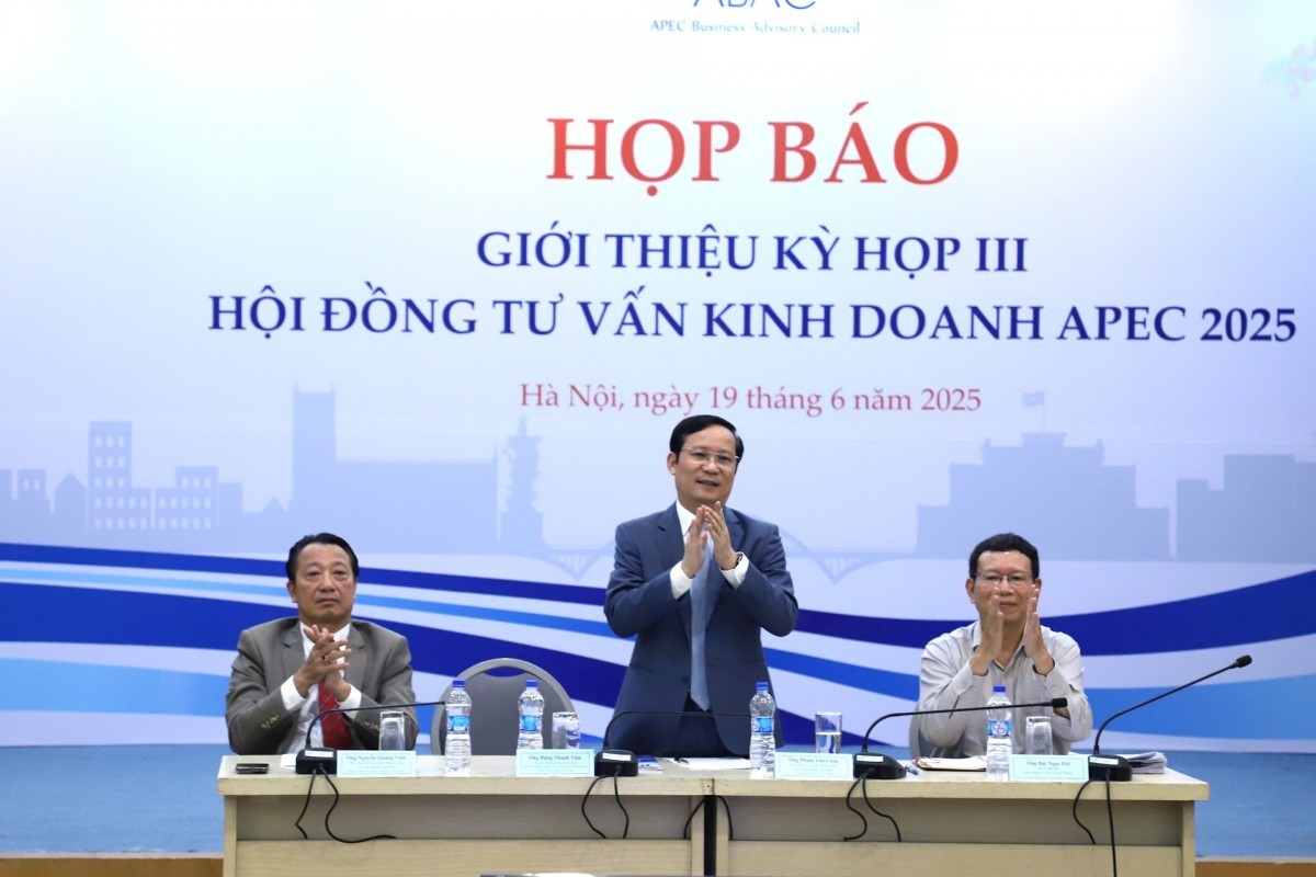 250 đại biểu tham dự Kỳ họp lần thứ ba của Hội đồng Tư vấn Kinh doanh APEC tại Hải Phòng