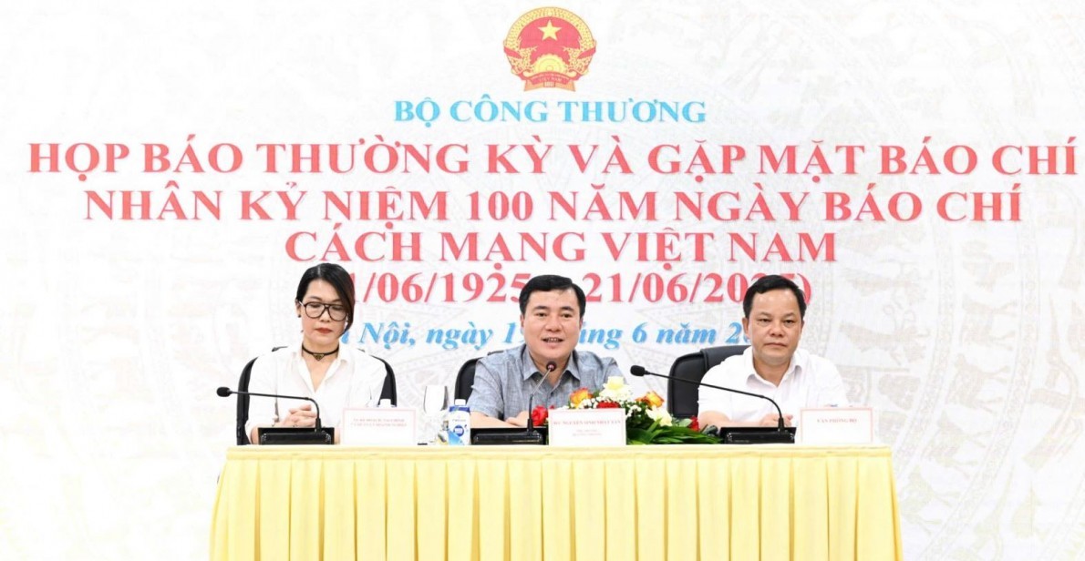 5 tháng đầu năm, tổng kim ngạch xuất, nhập khẩu của Việt Nam đạt 355,79 tỷ USD