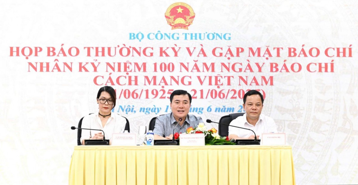 5 tháng đầu năm, tổng kim ngạch xuất, nhập khẩu của Việt Nam đạt 355,79 tỷ USD 5 tháng đầu năm, tổng kim ngạch xuất, nhập khẩu của Việt Nam đạt 355,79 tỷ USD