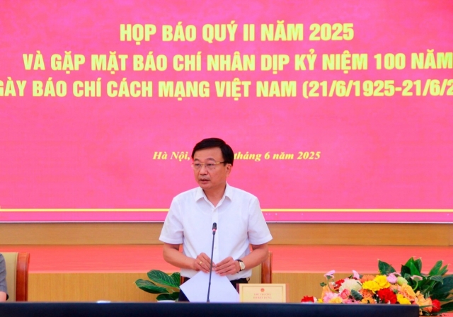 Bộ Xây dựng khẩn trương hoàn thiện các văn bản quy phạm pháp luật triển khai mô hình 2 cấp