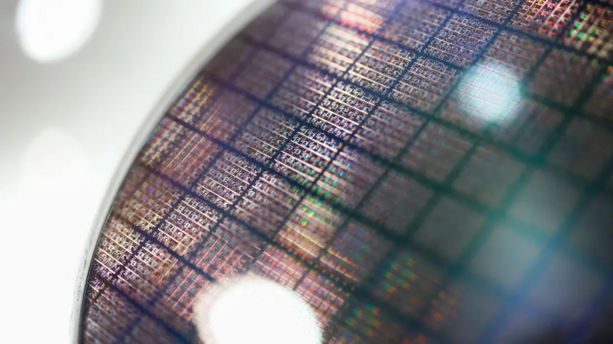 Cổ phiếu Chip châu Á tăng vọt nhờ Nvidia trở thành công ty giá trị nhất thế giới